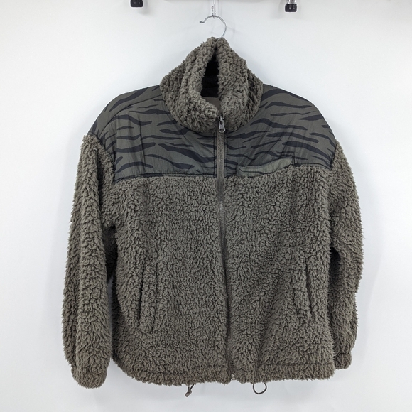NWT THREAD & SUPPLY Sherpa Fuzzy Zip Up Jacket - Picture 1 of 7